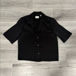 Aritzia Classic Black Short Sleeve Shirt